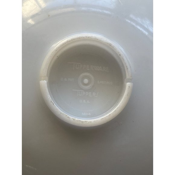 Vintage Tupperware Bowl With Lid Small White Footed Base 5.5" x 2.25" 1 Cup Capa - Picture 3 of 7